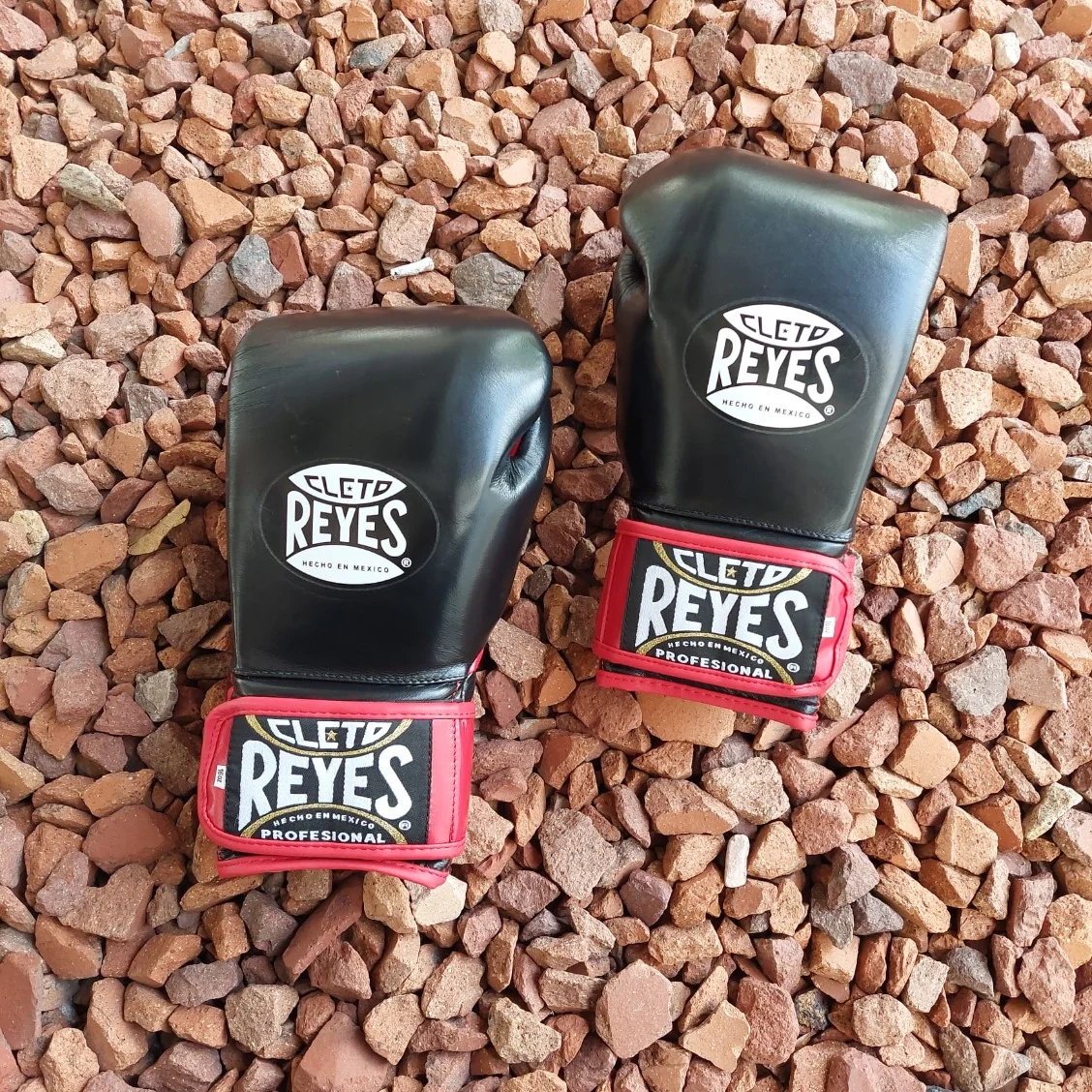 CLETO REYES GLOVES XPAD HOOK AND LOOP BLACK/RED - Image 2