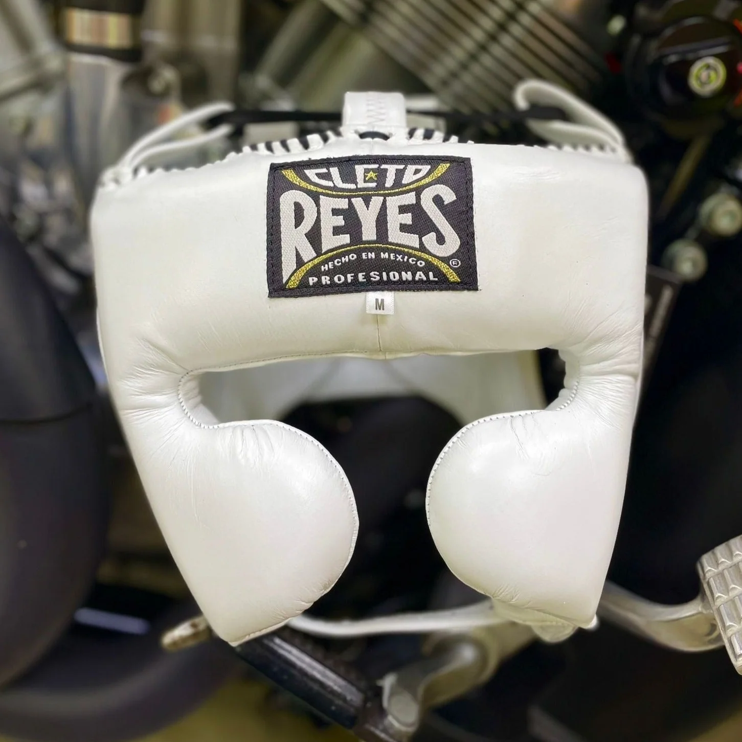 CLETO REYES HEADGEAR CHEEKS WHITE - Image 2