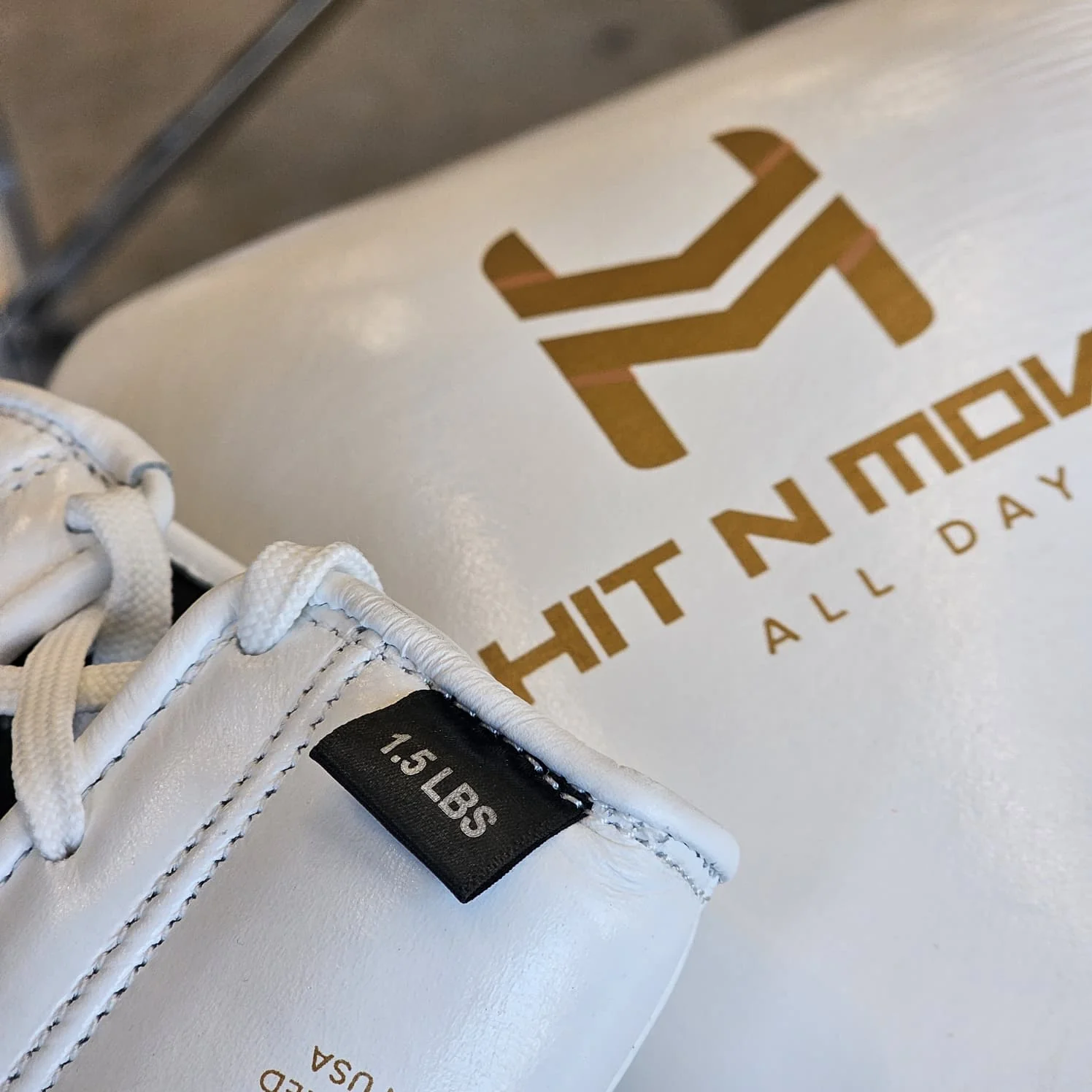 HIT N MOVE GLOVES CONDITIONING 24OZ  1.5LBS LACE WHITE - Image 3