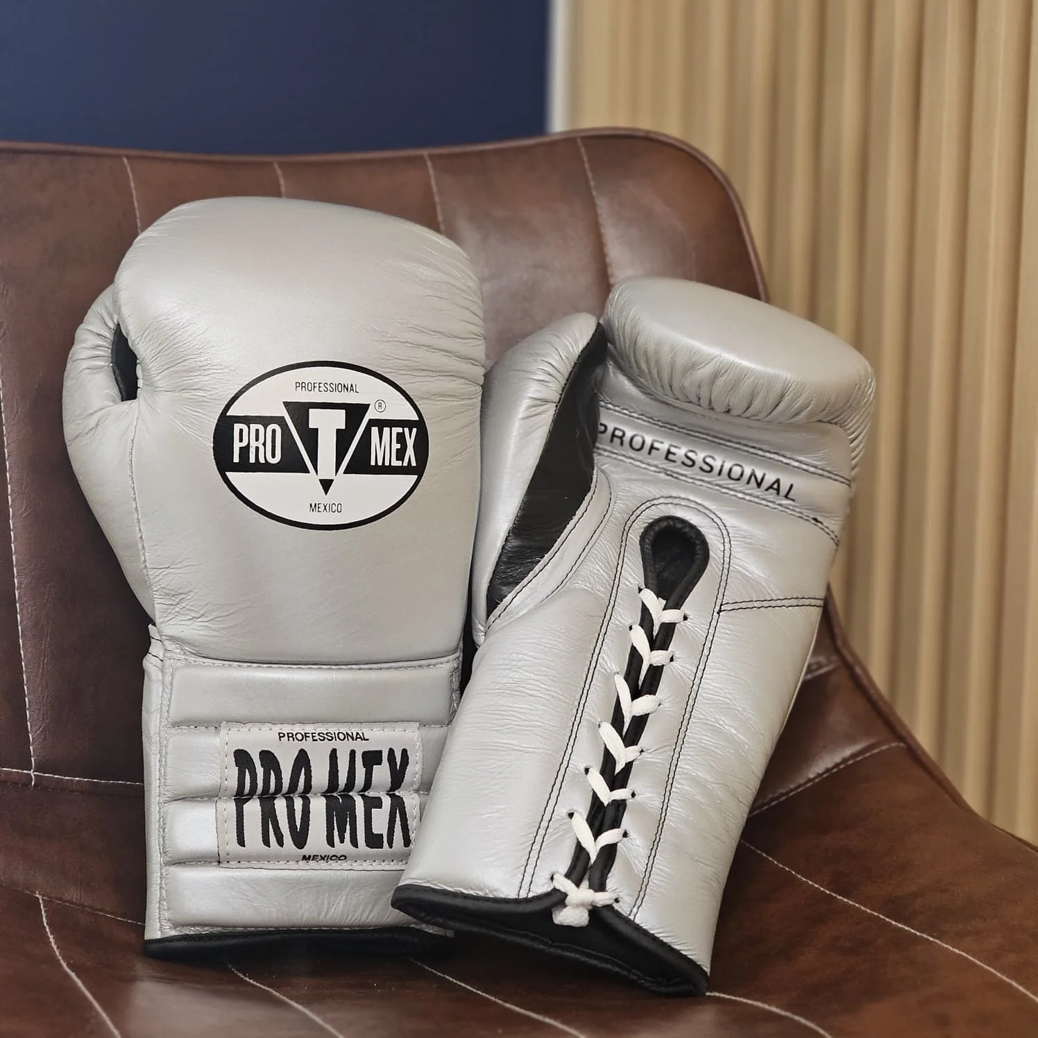 PRO MEX GLOVES PRO SPARRING V3 LACE SILVER - Image 2