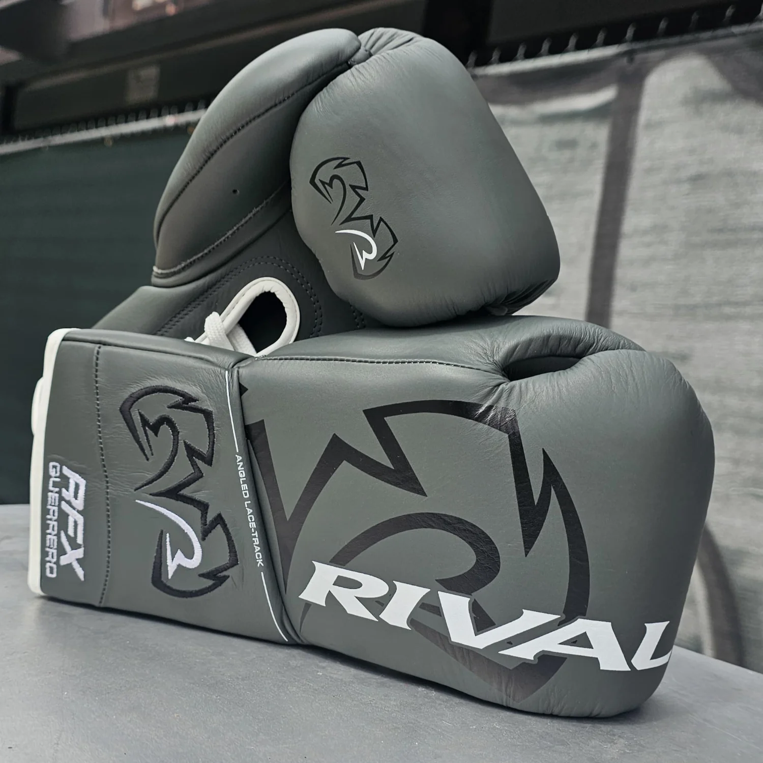 RIVAL GLOVES LACE RFX GUERRERO PRO FIGHT HDE-F GRAY - Image 2
