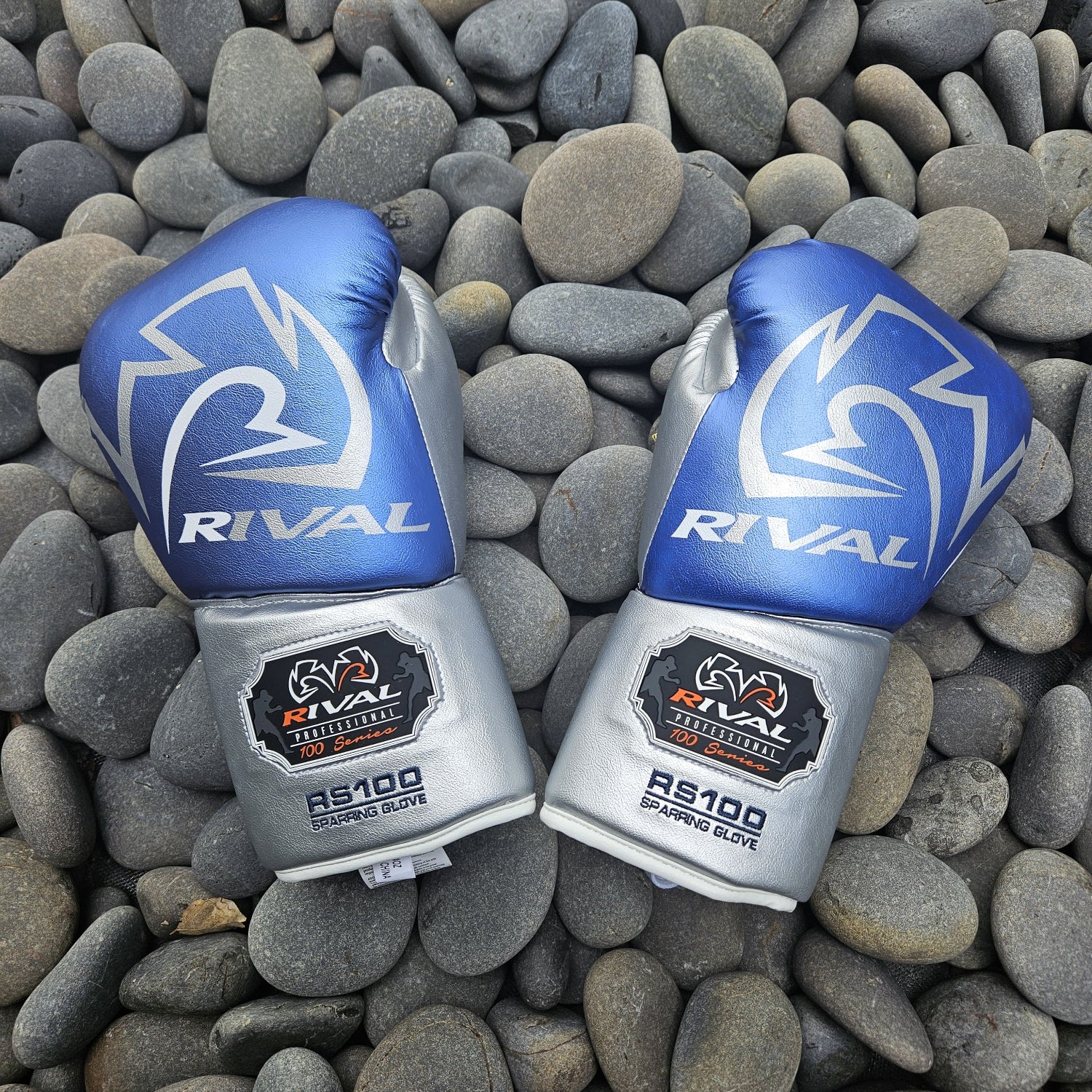 RIVAL GLOVES LACE RS100 LIMITED EDITION BLUE/SILVER - Image 2