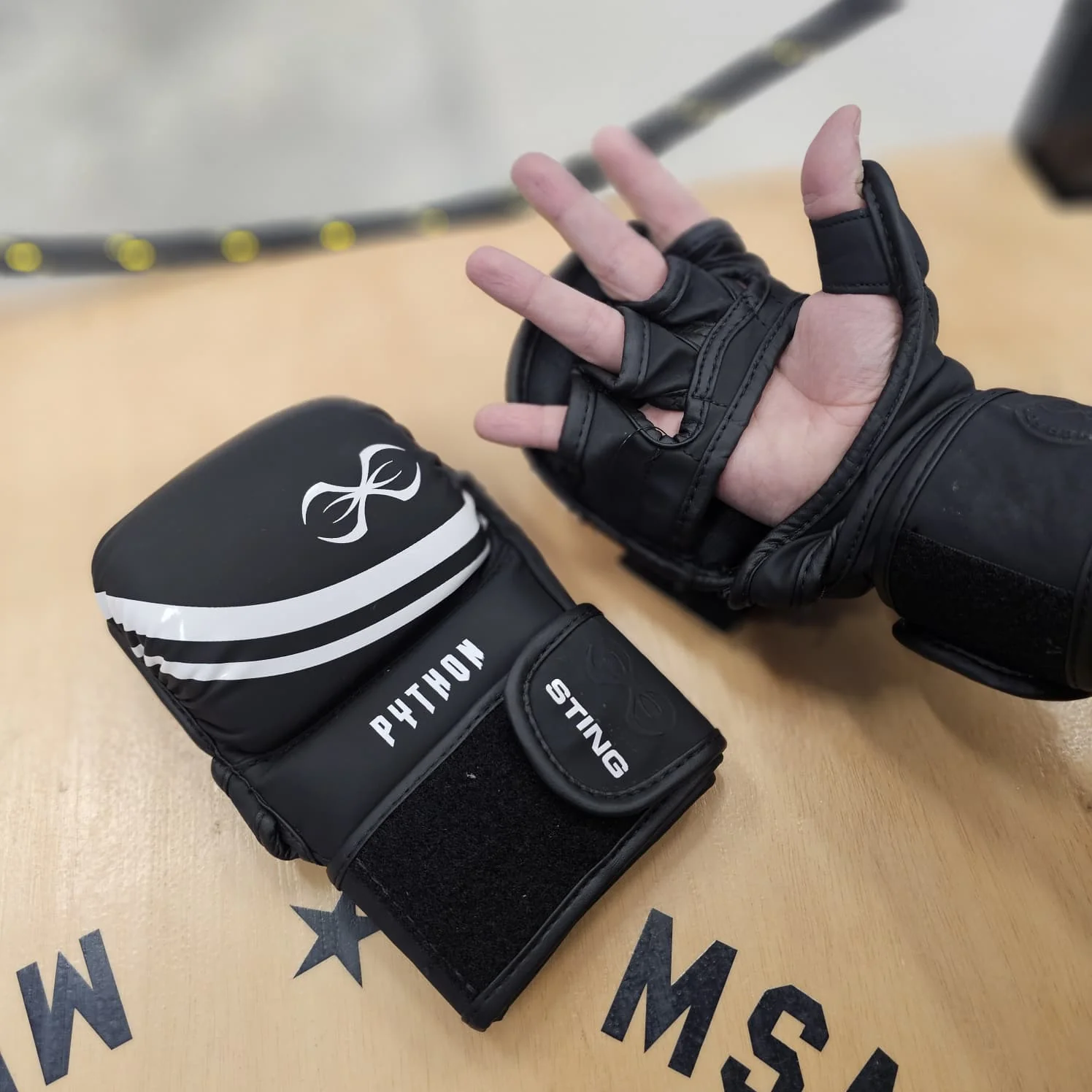 STING MMA GLOVES PYTHON MMA SPARRING BLACK - Image 2