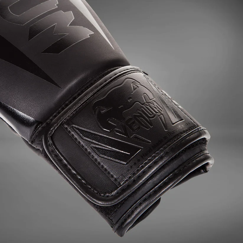 VENUM GLOVES ELITE BOXING H&L BLACK/BLACK - Image 4