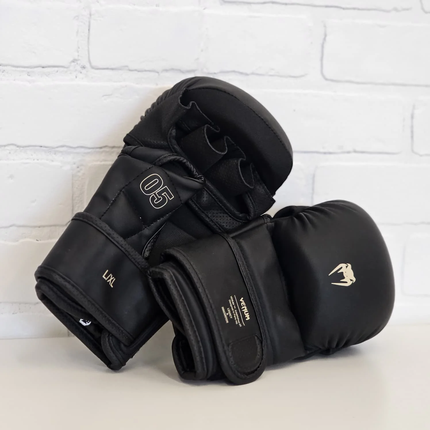 VENUM MMA GLOVES IMPACT EVO SPARRING BLACK - Image 2