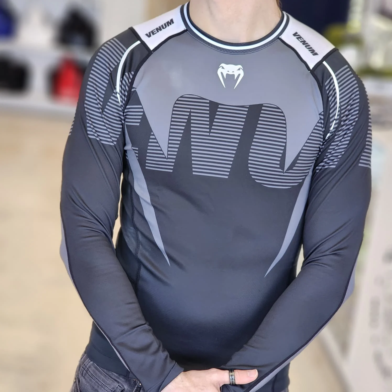 VENUM RASHGUARD L/S ADRENALINE BLACK/SILVER - Image 2