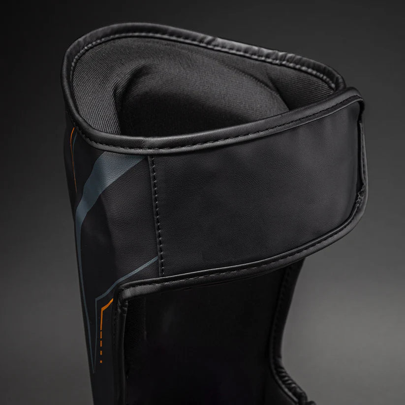 VENUM SHINGUARDS STREAMLINE BLACK/GOLD - Image 3