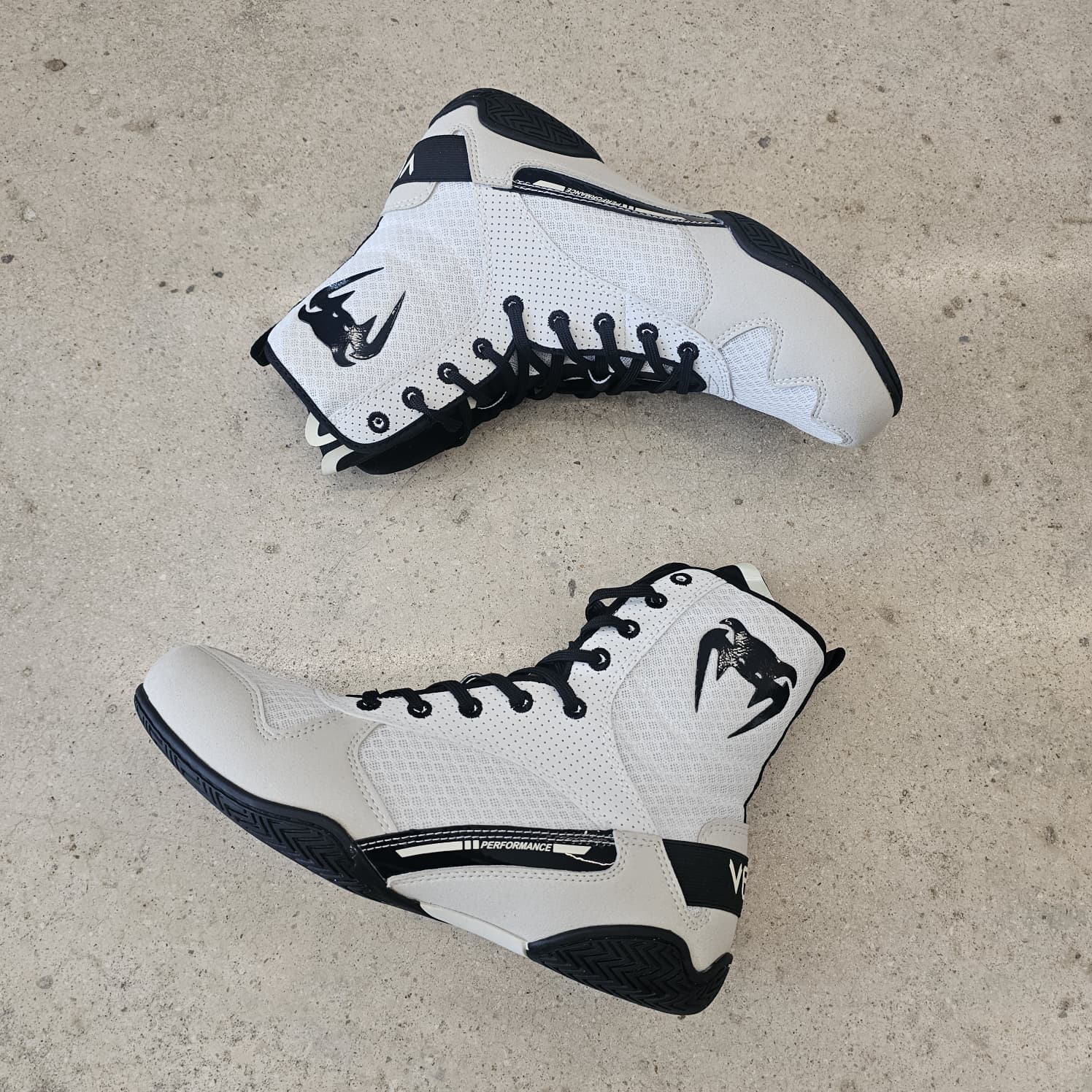 VENUM SHOES ELITE BOXING WHITE /BLACK - Image 2