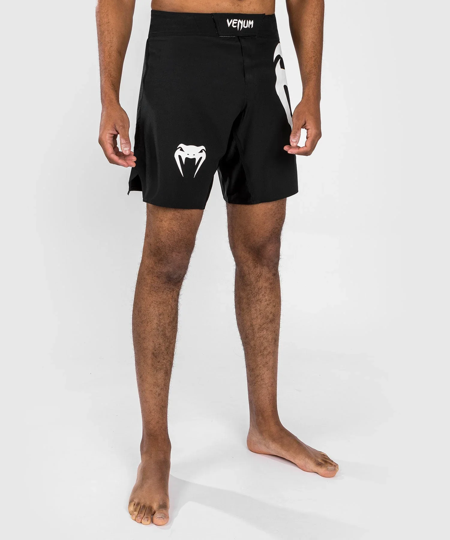 VENUM SHORTS MMA LIGHT 5.0 BLACK/WHITE - Image 4
